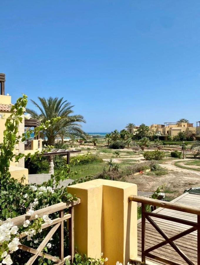 A Sea View Spacious Cheering 5 Bedroom Villa Ain Sokhna "Ain Bay" فيلا كاملة للإيجار قرية العين باي Айн-Сохна Екстер'єр фото