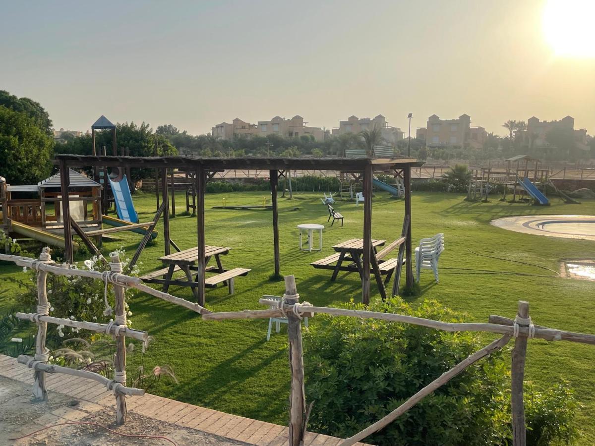 A Sea View Spacious Cheering 5 Bedroom Villa Ain Sokhna "Ain Bay" فيلا كاملة للإيجار قرية العين باي Айн-Сохна Екстер'єр фото