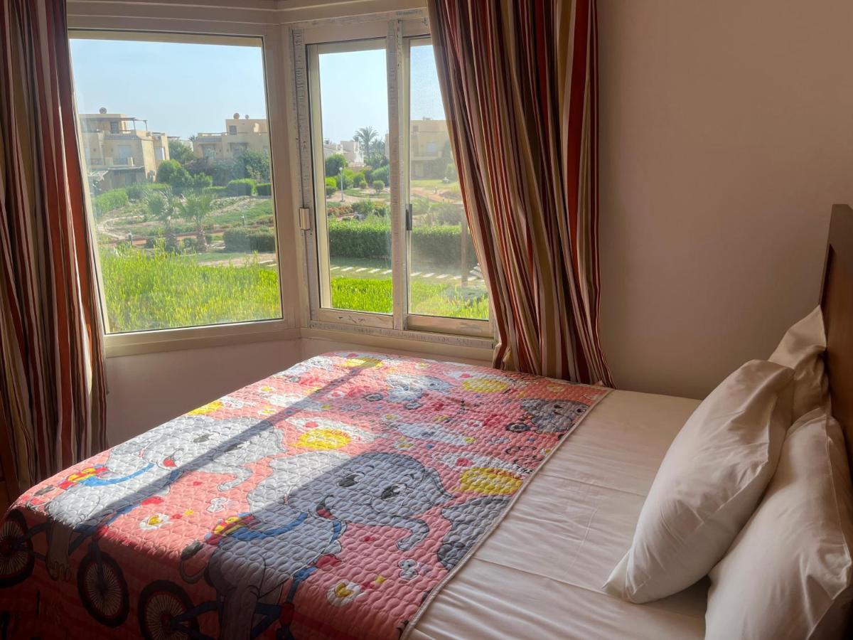 A Sea View Spacious Cheering 5 Bedroom Villa Ain Sokhna "Ain Bay" فيلا كاملة للإيجار قرية العين باي Айн-Сохна Екстер'єр фото