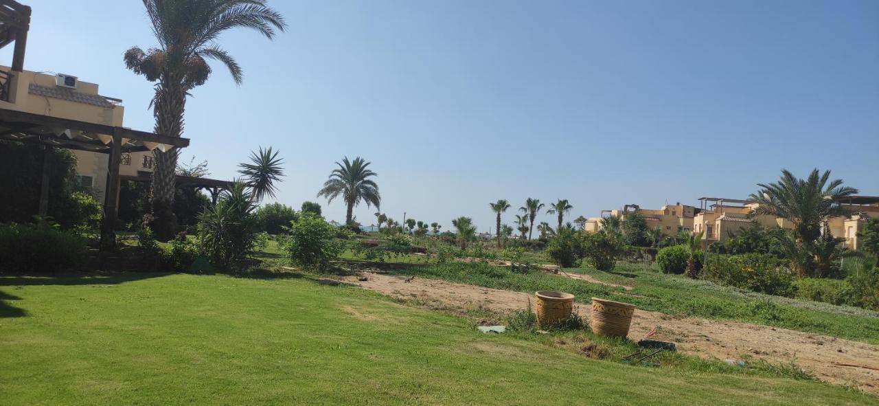 A Sea View Spacious Cheering 5 Bedroom Villa Ain Sokhna "Ain Bay" فيلا كاملة للإيجار قرية العين باي Айн-Сохна Екстер'єр фото