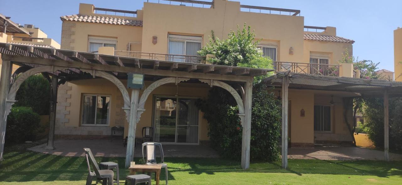 A Sea View Spacious Cheering 5 Bedroom Villa Ain Sokhna "Ain Bay" فيلا كاملة للإيجار قرية العين باي Айн-Сохна Екстер'єр фото