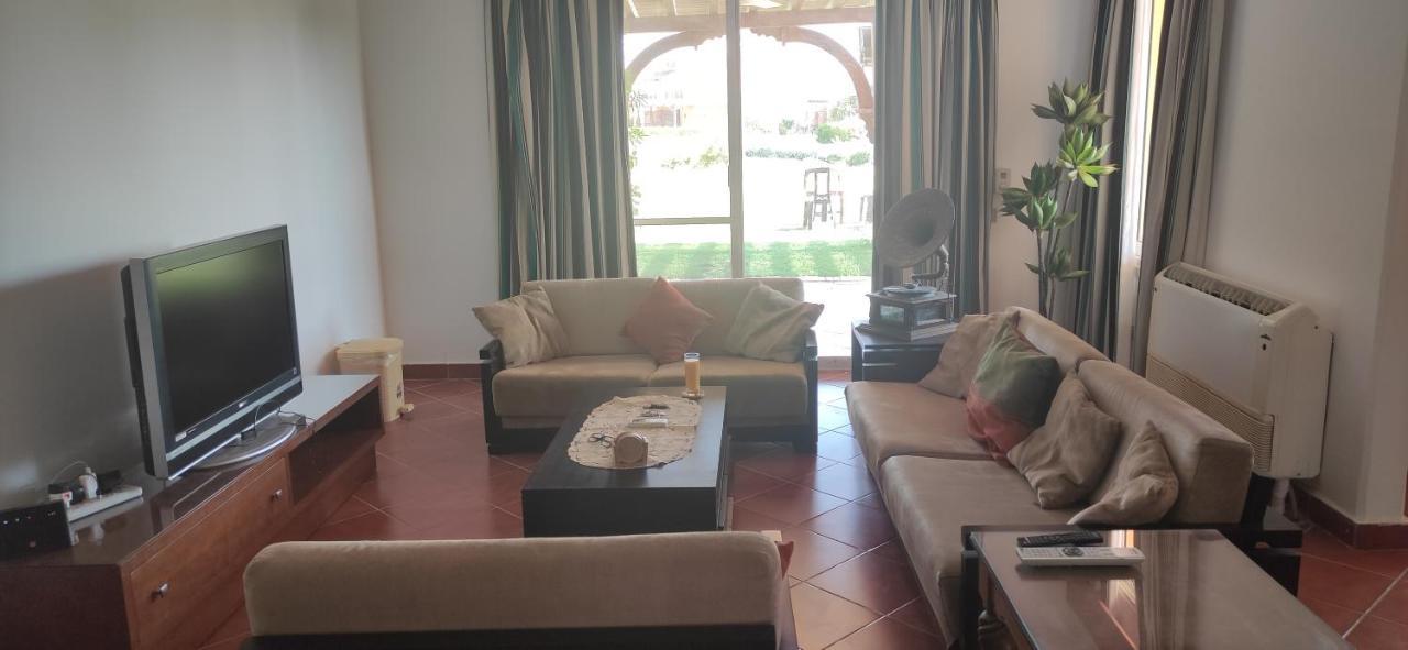 A Sea View Spacious Cheering 5 Bedroom Villa Ain Sokhna "Ain Bay" فيلا كاملة للإيجار قرية العين باي Айн-Сохна Екстер'єр фото