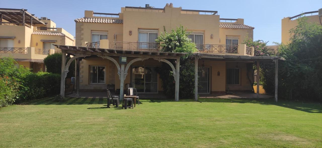 A Sea View Spacious Cheering 5 Bedroom Villa Ain Sokhna "Ain Bay" فيلا كاملة للإيجار قرية العين باي Айн-Сохна Екстер'єр фото