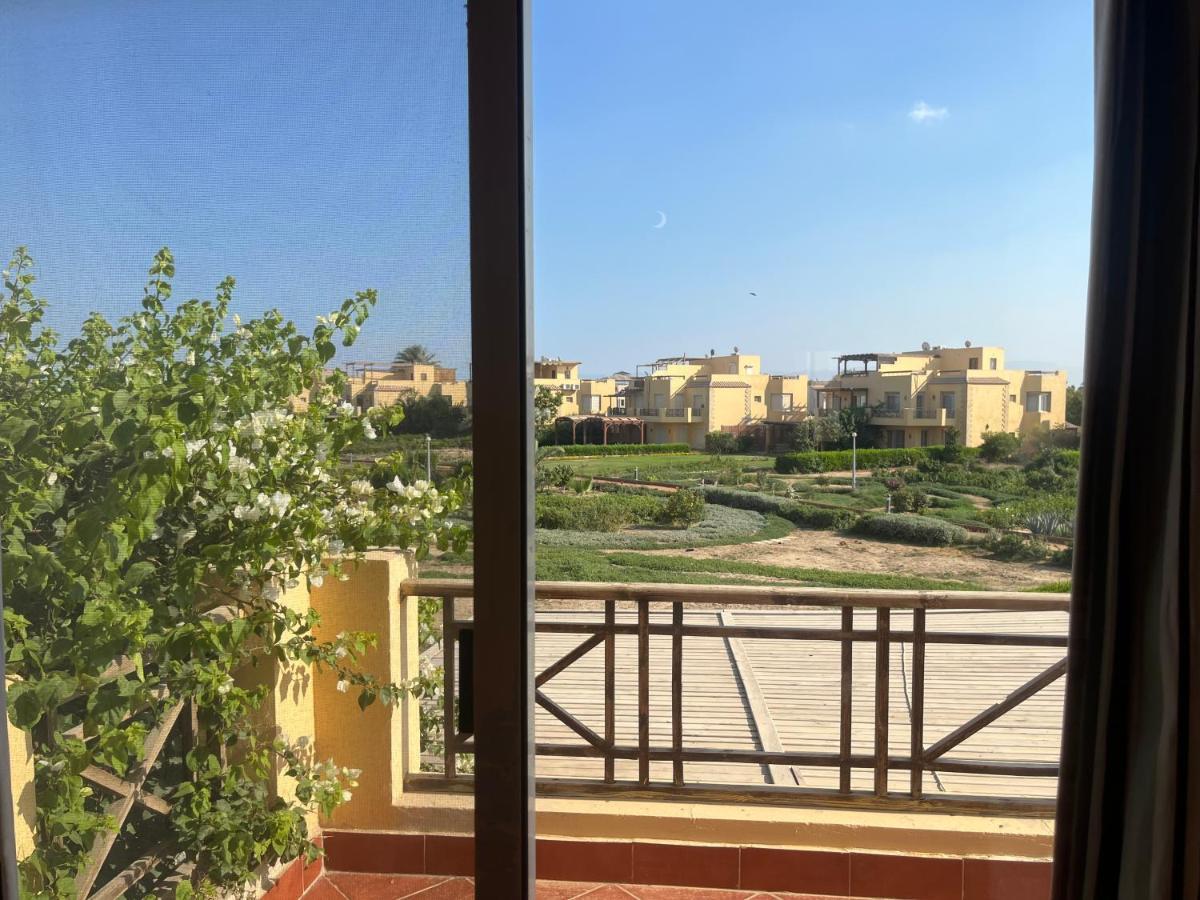 A Sea View Spacious Cheering 5 Bedroom Villa Ain Sokhna "Ain Bay" فيلا كاملة للإيجار قرية العين باي Айн-Сохна Екстер'єр фото