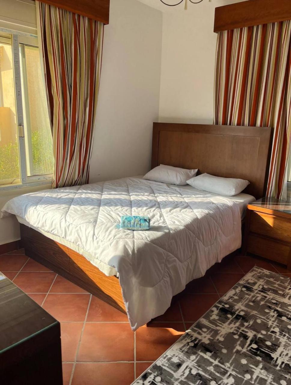A Sea View Spacious Cheering 5 Bedroom Villa Ain Sokhna "Ain Bay" فيلا كاملة للإيجار قرية العين باي Айн-Сохна Екстер'єр фото