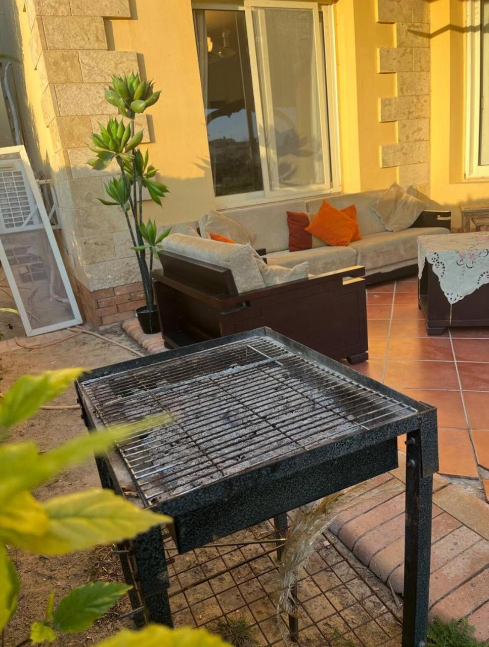 A Sea View Spacious Cheering 5 Bedroom Villa Ain Sokhna "Ain Bay" فيلا كاملة للإيجار قرية العين باي Айн-Сохна Екстер'єр фото