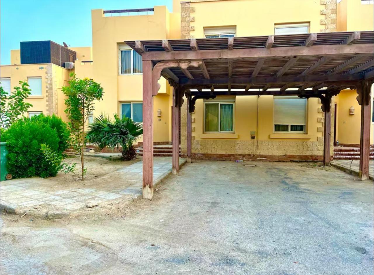 A Sea View Spacious Cheering 5 Bedroom Villa Ain Sokhna "Ain Bay" فيلا كاملة للإيجار قرية العين باي Айн-Сохна Екстер'єр фото