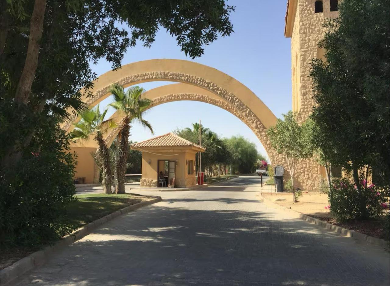 A Sea View Spacious Cheering 5 Bedroom Villa Ain Sokhna "Ain Bay" فيلا كاملة للإيجار قرية العين باي Айн-Сохна Екстер'єр фото