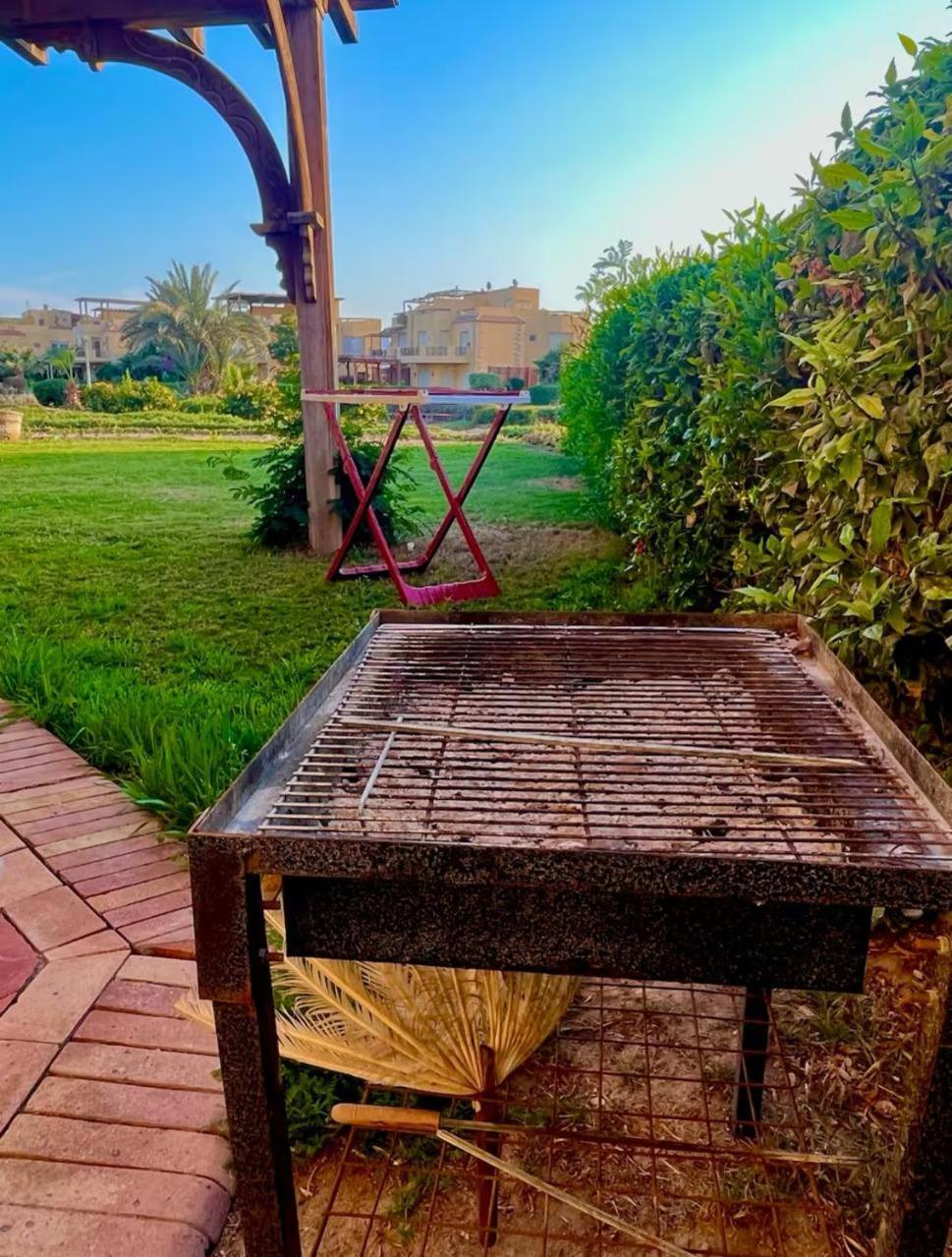 A Sea View Spacious Cheering 5 Bedroom Villa Ain Sokhna "Ain Bay" فيلا كاملة للإيجار قرية العين باي Айн-Сохна Екстер'єр фото