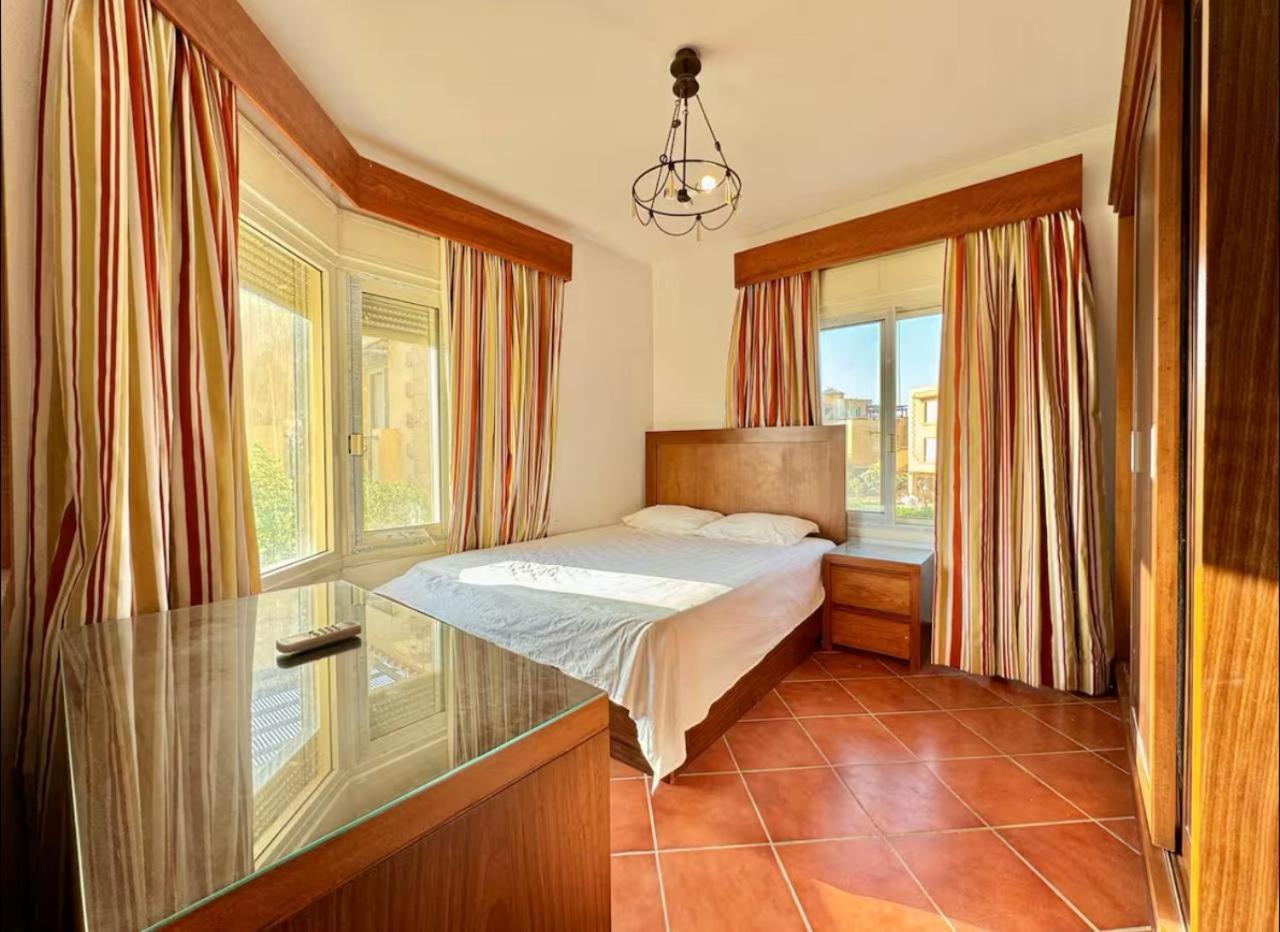 A Sea View Spacious Cheering 5 Bedroom Villa Ain Sokhna "Ain Bay" فيلا كاملة للإيجار قرية العين باي Айн-Сохна Екстер'єр фото