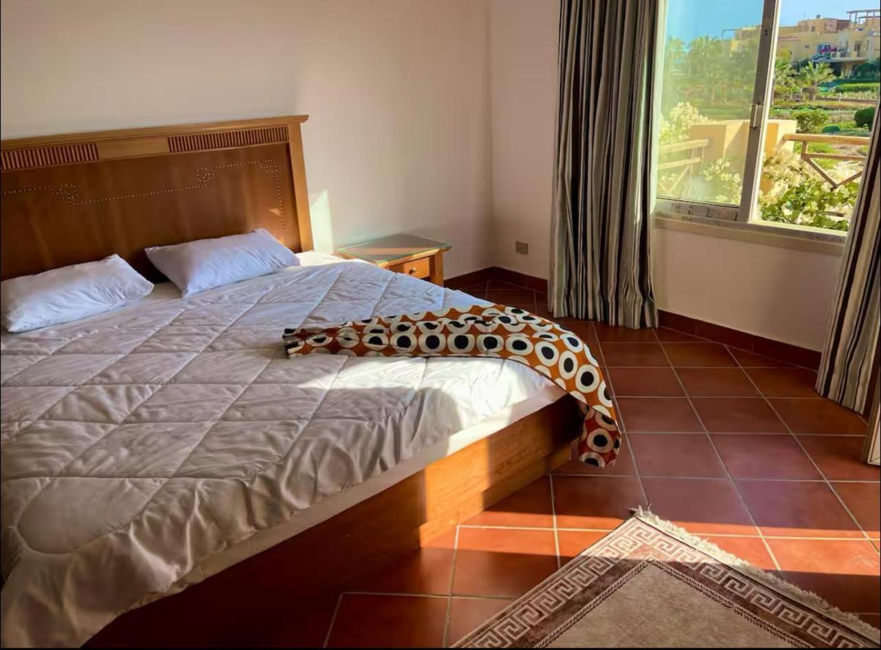 A Sea View Spacious Cheering 5 Bedroom Villa Ain Sokhna "Ain Bay" فيلا كاملة للإيجار قرية العين باي Айн-Сохна Екстер'єр фото