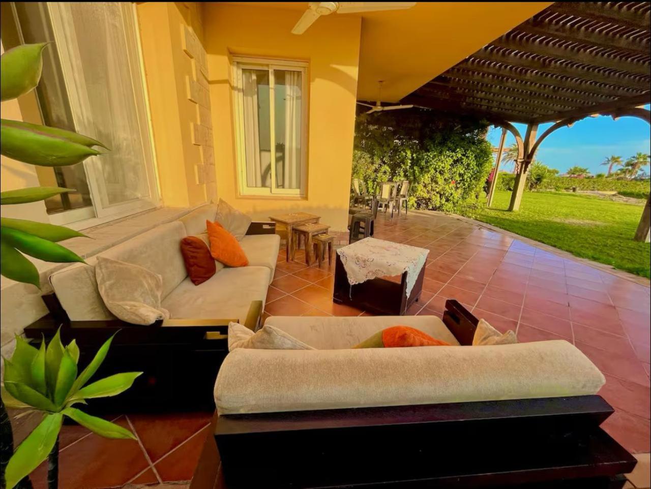 A Sea View Spacious Cheering 5 Bedroom Villa Ain Sokhna "Ain Bay" فيلا كاملة للإيجار قرية العين باي Айн-Сохна Екстер'єр фото