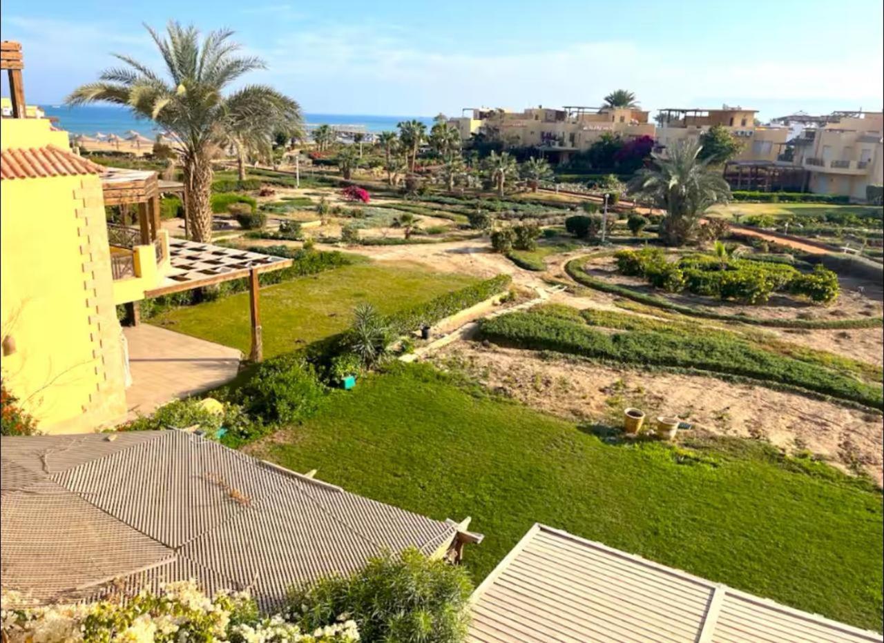 A Sea View Spacious Cheering 5 Bedroom Villa Ain Sokhna "Ain Bay" فيلا كاملة للإيجار قرية العين باي Айн-Сохна Екстер'єр фото