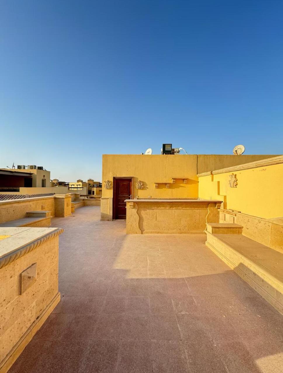 A Sea View Spacious Cheering 5 Bedroom Villa Ain Sokhna "Ain Bay" فيلا كاملة للإيجار قرية العين باي Айн-Сохна Екстер'єр фото