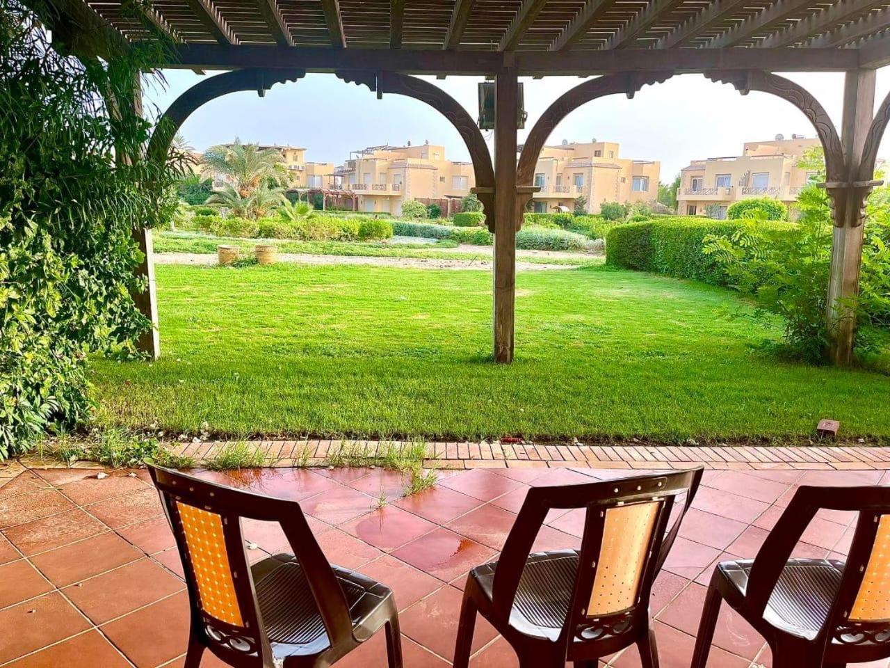A Sea View Spacious Cheering 5 Bedroom Villa Ain Sokhna "Ain Bay" فيلا كاملة للإيجار قرية العين باي Айн-Сохна Екстер'єр фото
