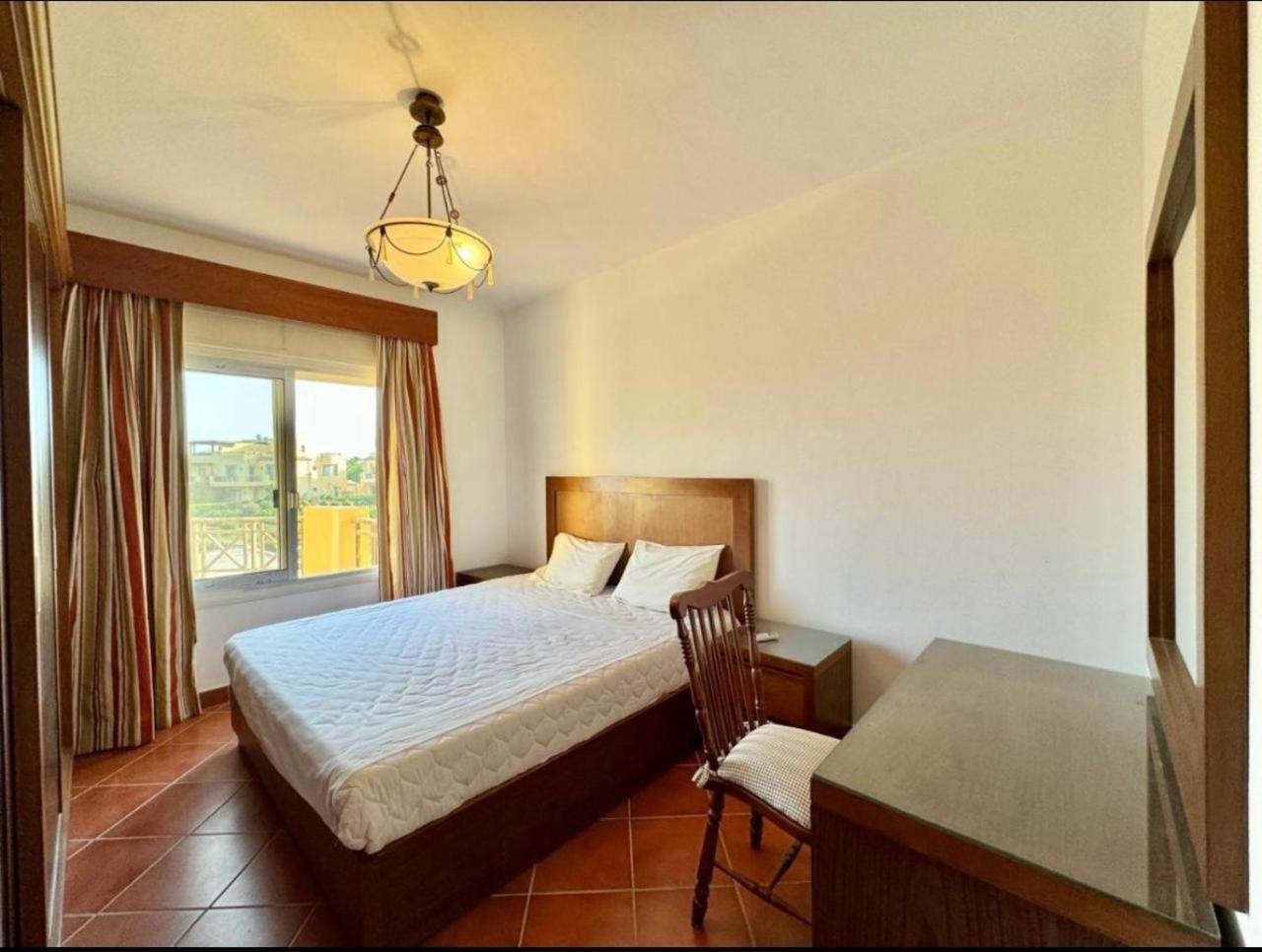 A Sea View Spacious Cheering 5 Bedroom Villa Ain Sokhna "Ain Bay" فيلا كاملة للإيجار قرية العين باي Айн-Сохна Екстер'єр фото