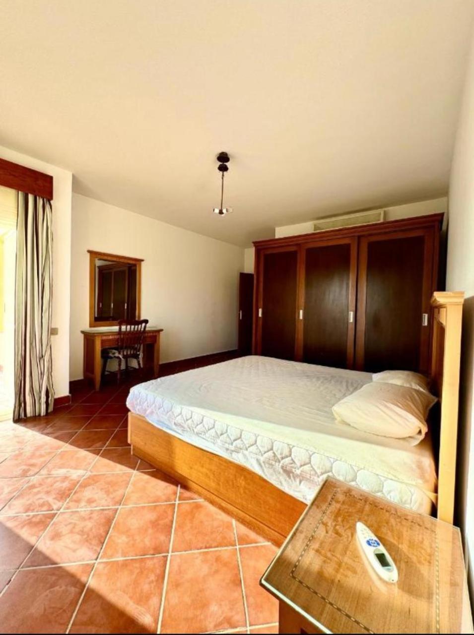 A Sea View Spacious Cheering 5 Bedroom Villa Ain Sokhna "Ain Bay" فيلا كاملة للإيجار قرية العين باي Айн-Сохна Екстер'єр фото